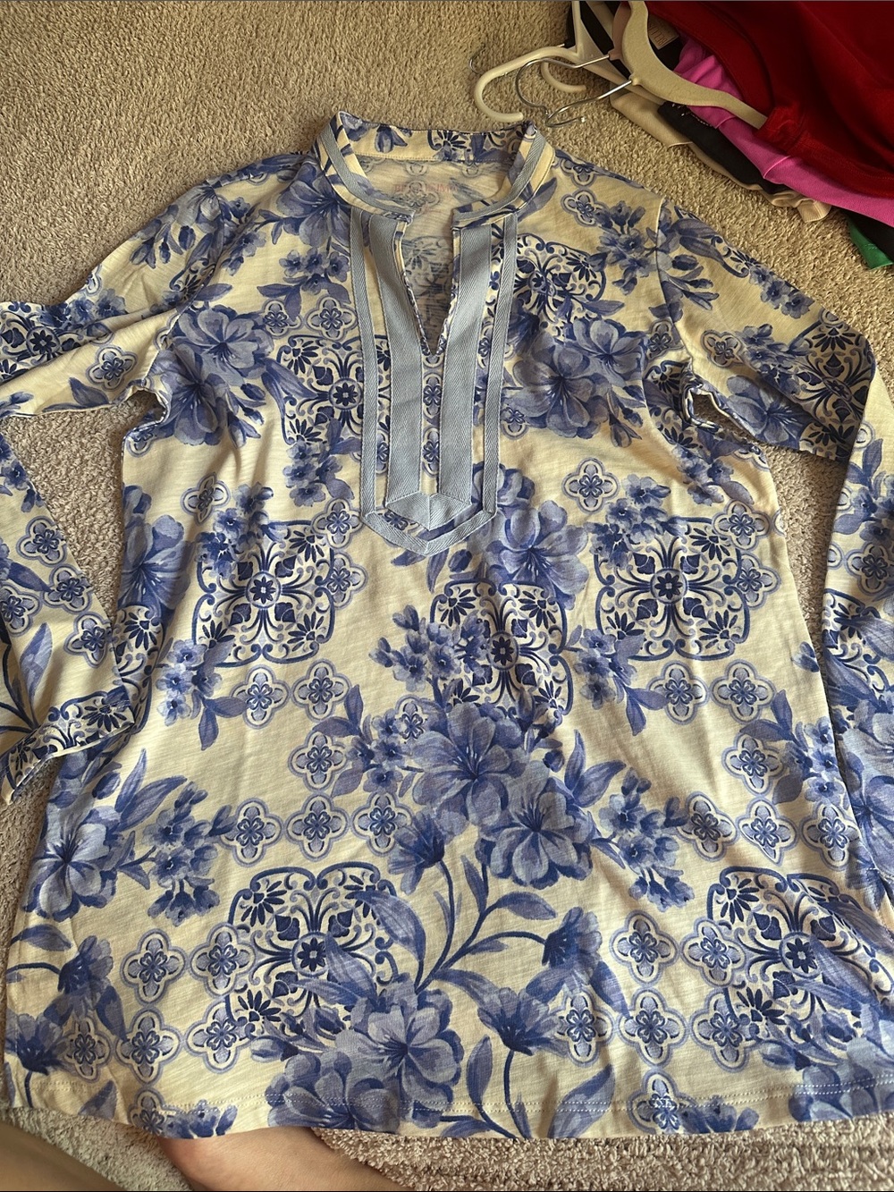 Kim Gravel Blue floral tunic. Xs, NWOT.